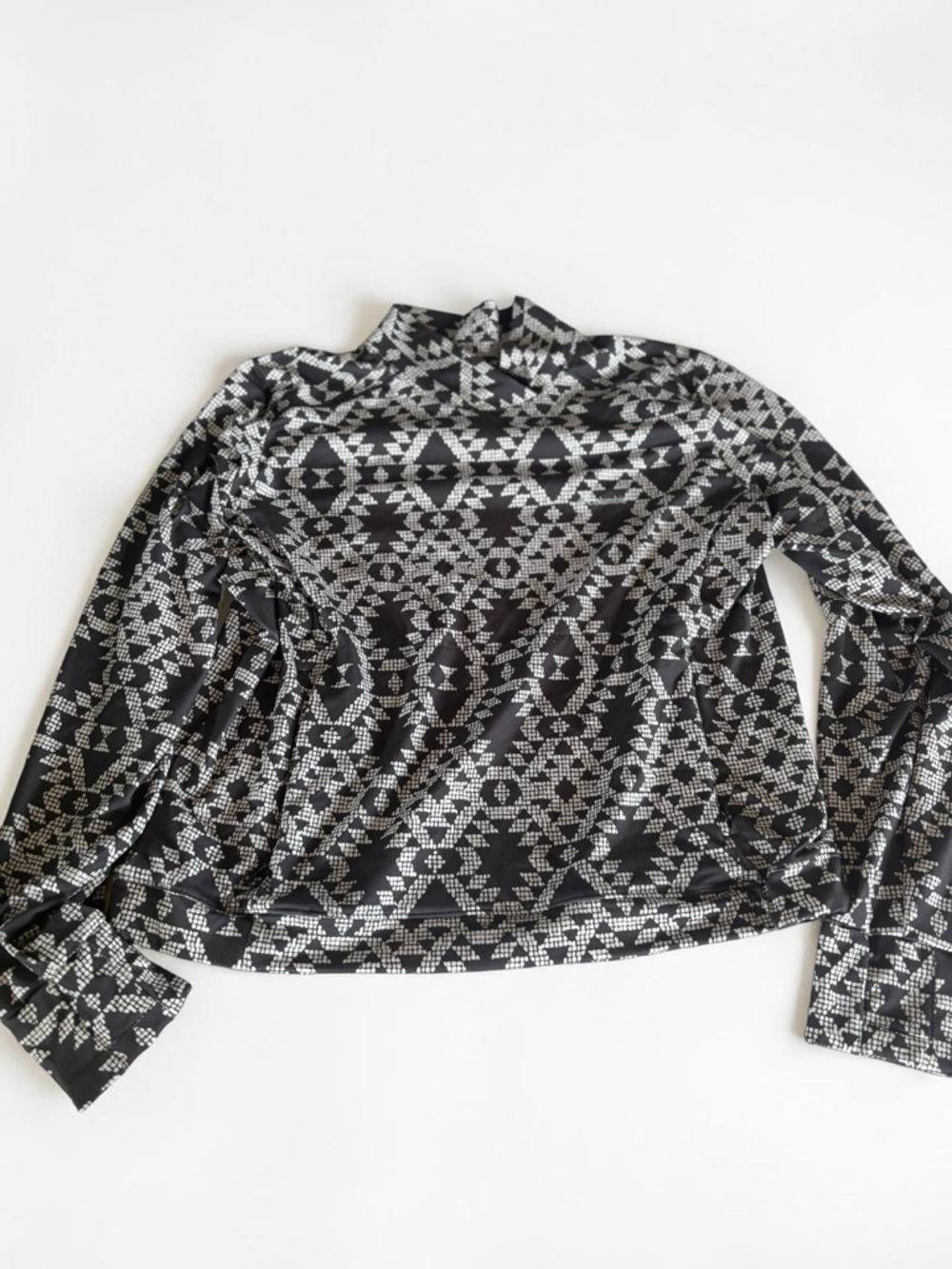 Columbia Base Layer Top XL Black White Pattern Athletic Thumbhole